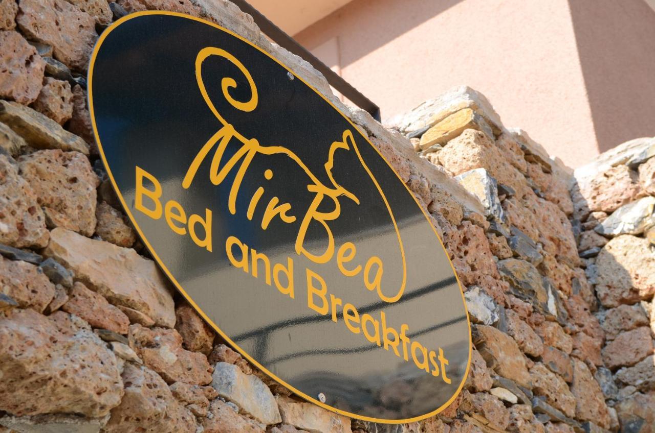 Bed and Breakfast Mirbea Cisano sul Neva Экстерьер фото